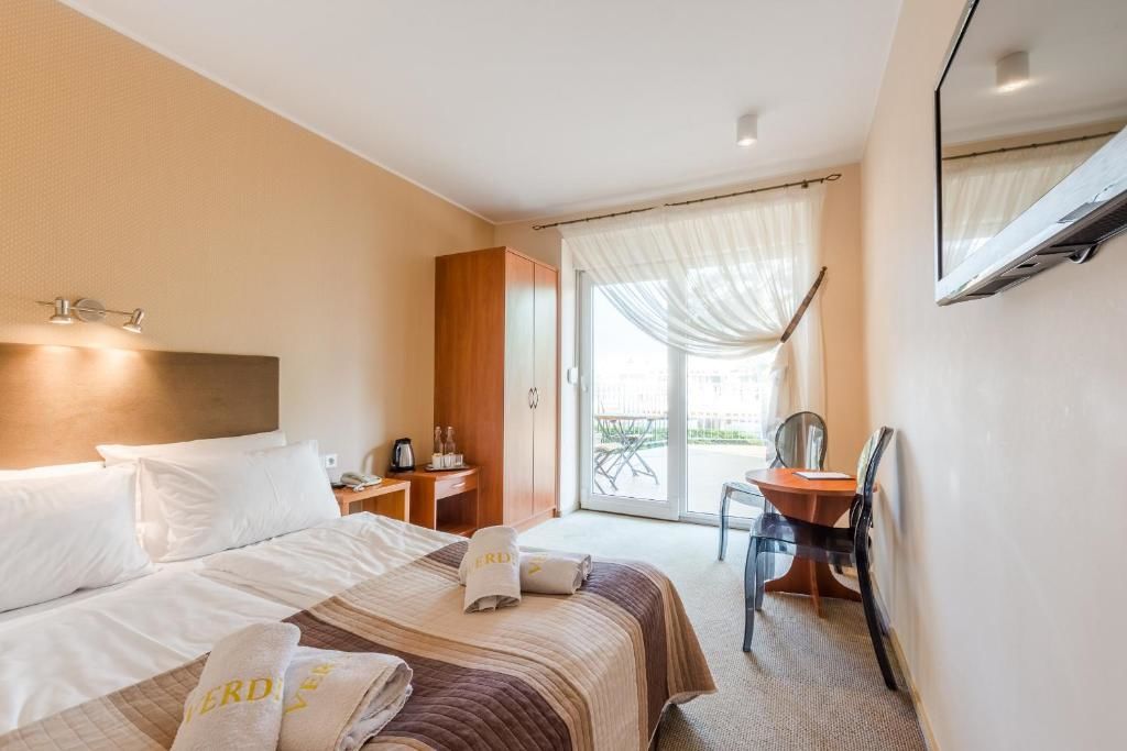 Отели типа «постель и завтрак» Villa Verdi Pleasure & Spa Леба-54